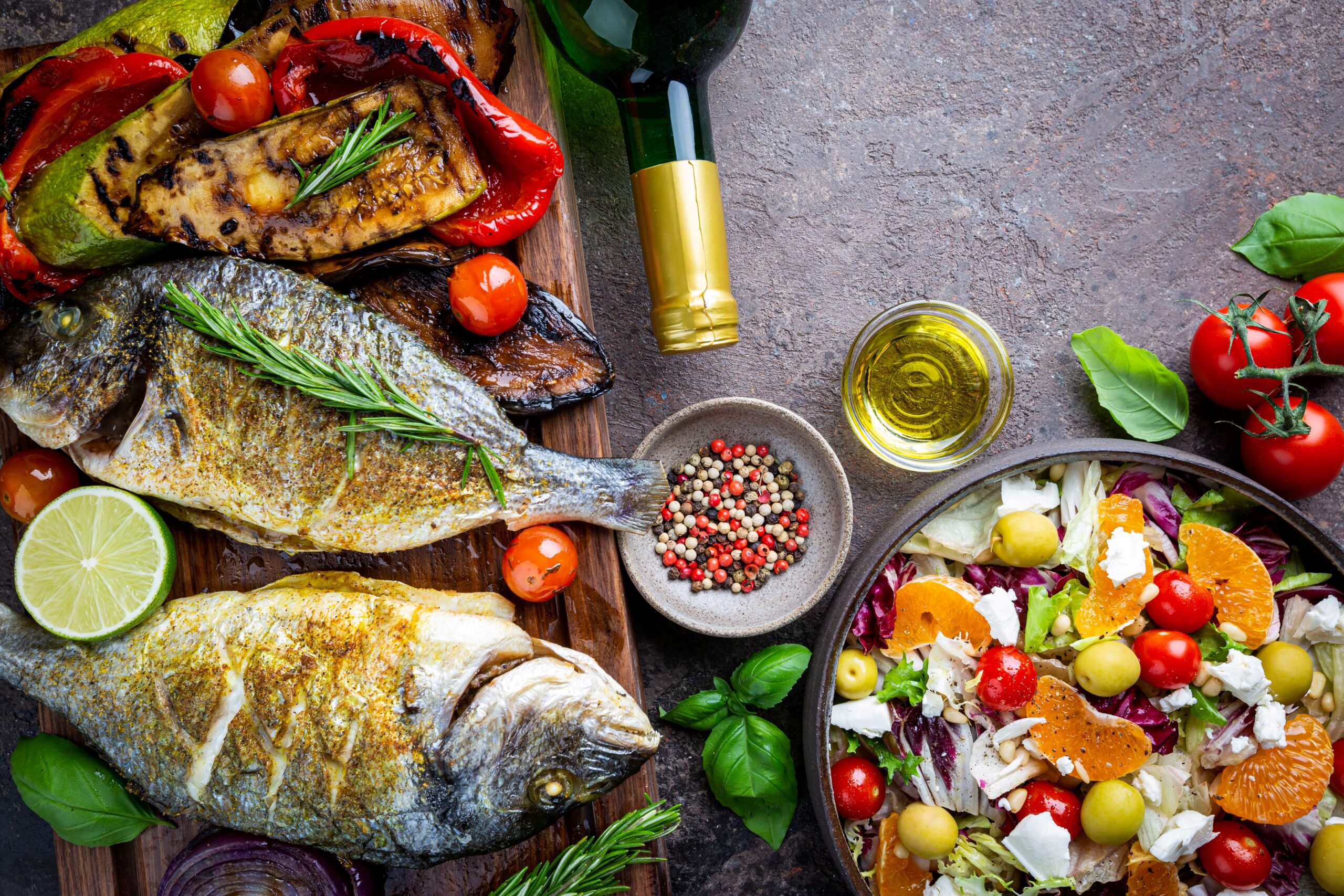 Secondo lo studio "PREDIMED-Plus", adottare una dieta mediterranea, insieme ad un'attività fisica moderata, riduce il rischio di sviluppare il diabete di tipo 2 del 31%