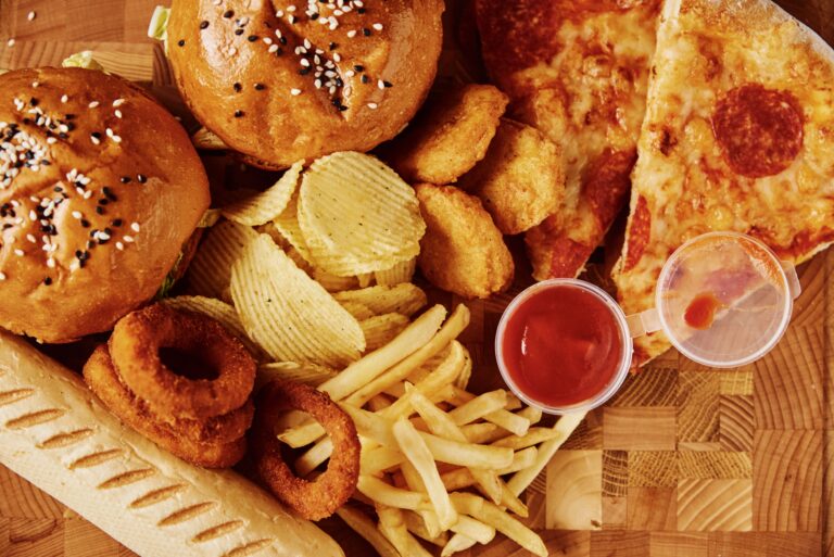 Un pasto di junk food può trasformarsi in un serio rischio di salute riducendo il flusso sanguigno al cervello