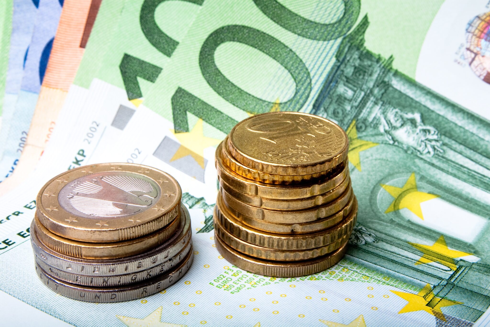 Il Fondo sanitario nazionale cresce di ulteriori 2,3 miliardi rispetto ai 3,7 già previsti, per potenziare prevenzione, assistenza territoriale e attuare 30.000 nuove assunzioni