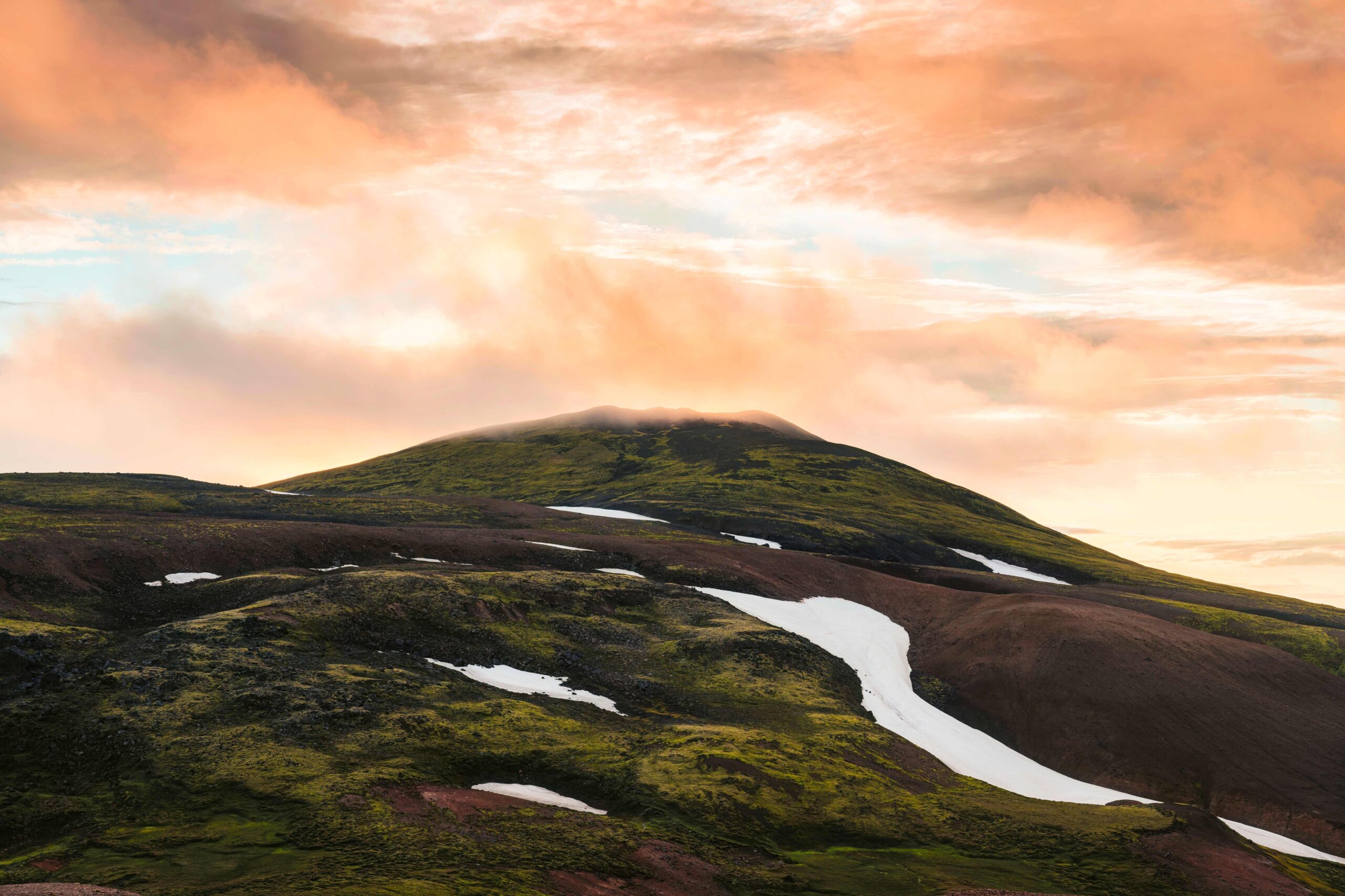 Secondo l’indagine di Cittadinanzattiva e Federfarma, il 74% degli italiani si sente informato sul tema, ma persistono disinformazione, stigma e scarsa aderenza ai percorsi di cura