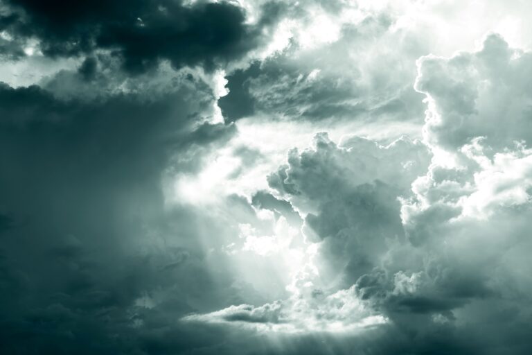 Tra liste d’attesa infinite e reparti chiusi, l’oftalmologia nel SSN rischia di scomparire. Esperti a confronto su come riorganizzare l’assistenza visiva