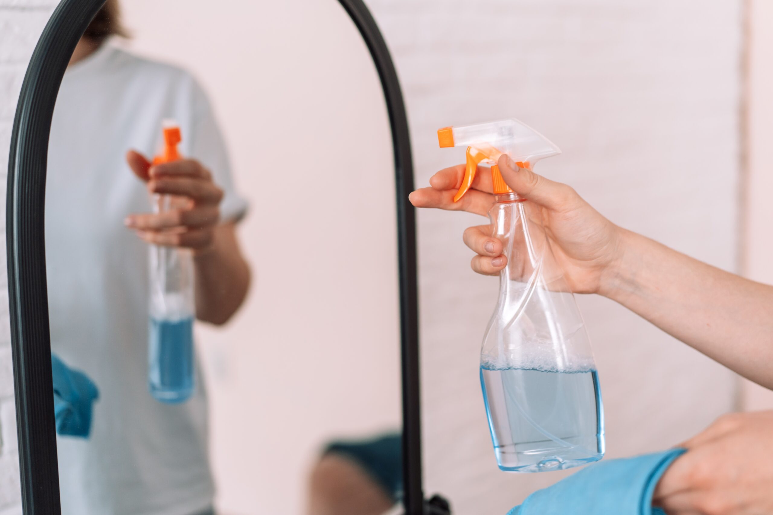 Dalla scelta del prodotto alla corretta applicazione: il segreto per un utilizzo davvero sicuro dei disinfettanti sta sull'etichetta