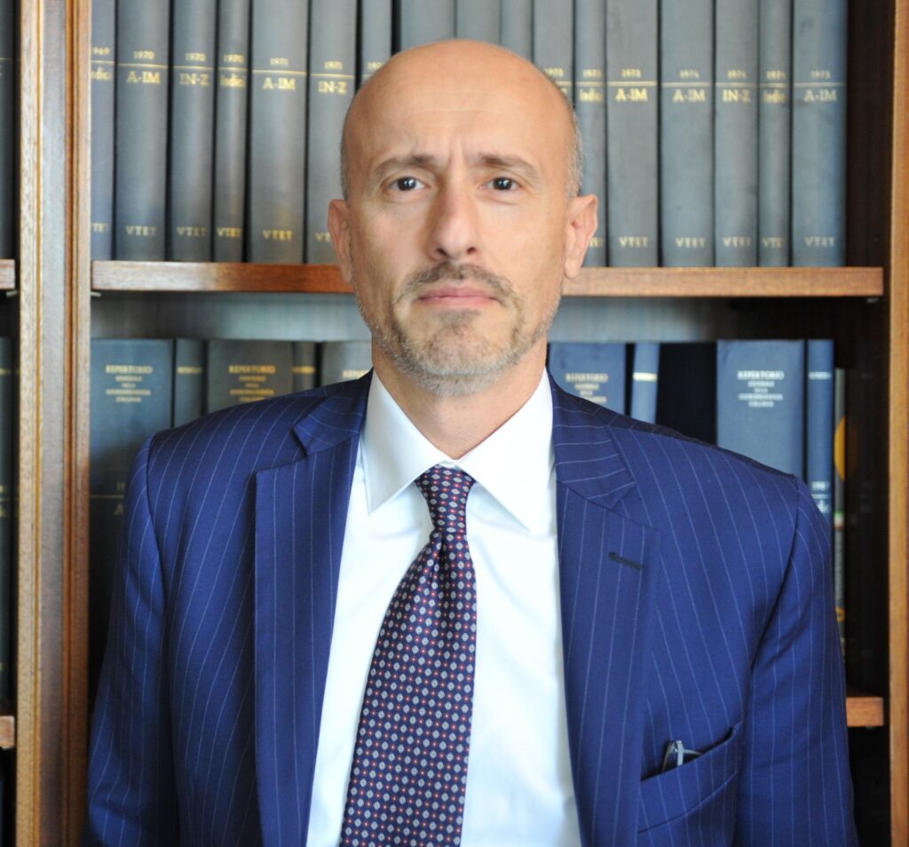 Un settore in forte crescita con 17mila nati: il 4,5 % dei nati in Italia. Ma perdurano ampi vuoti normativi e organizzativi che ancora spingono molte coppie a scegliere l’estero o Regioni diverse rispetto a quelle di residenza