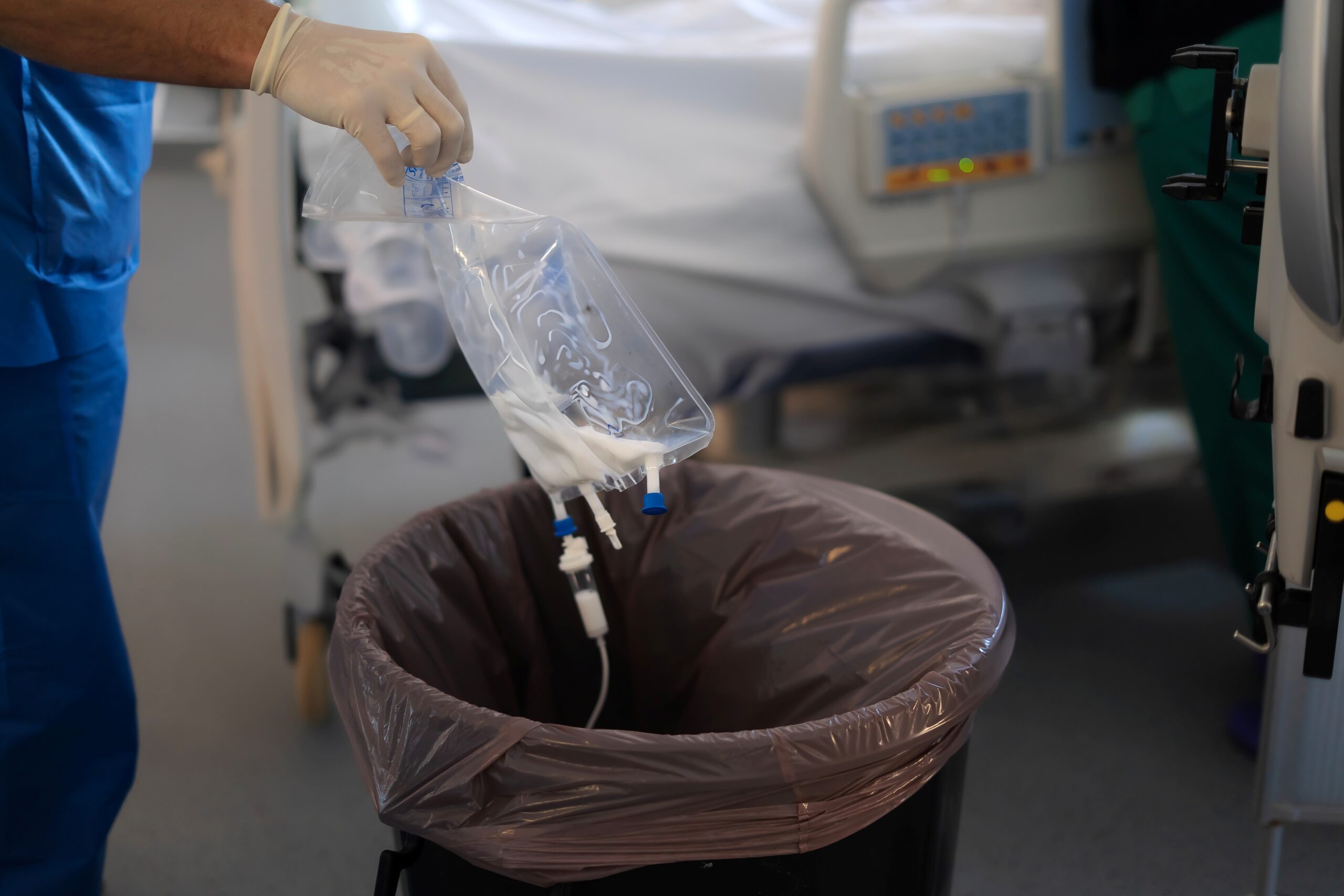 Attraverso politiche pubbliche, innovazione e cambiamento culturale, il settore sanitario deve diminuire il proprio impatto sull’ambiente