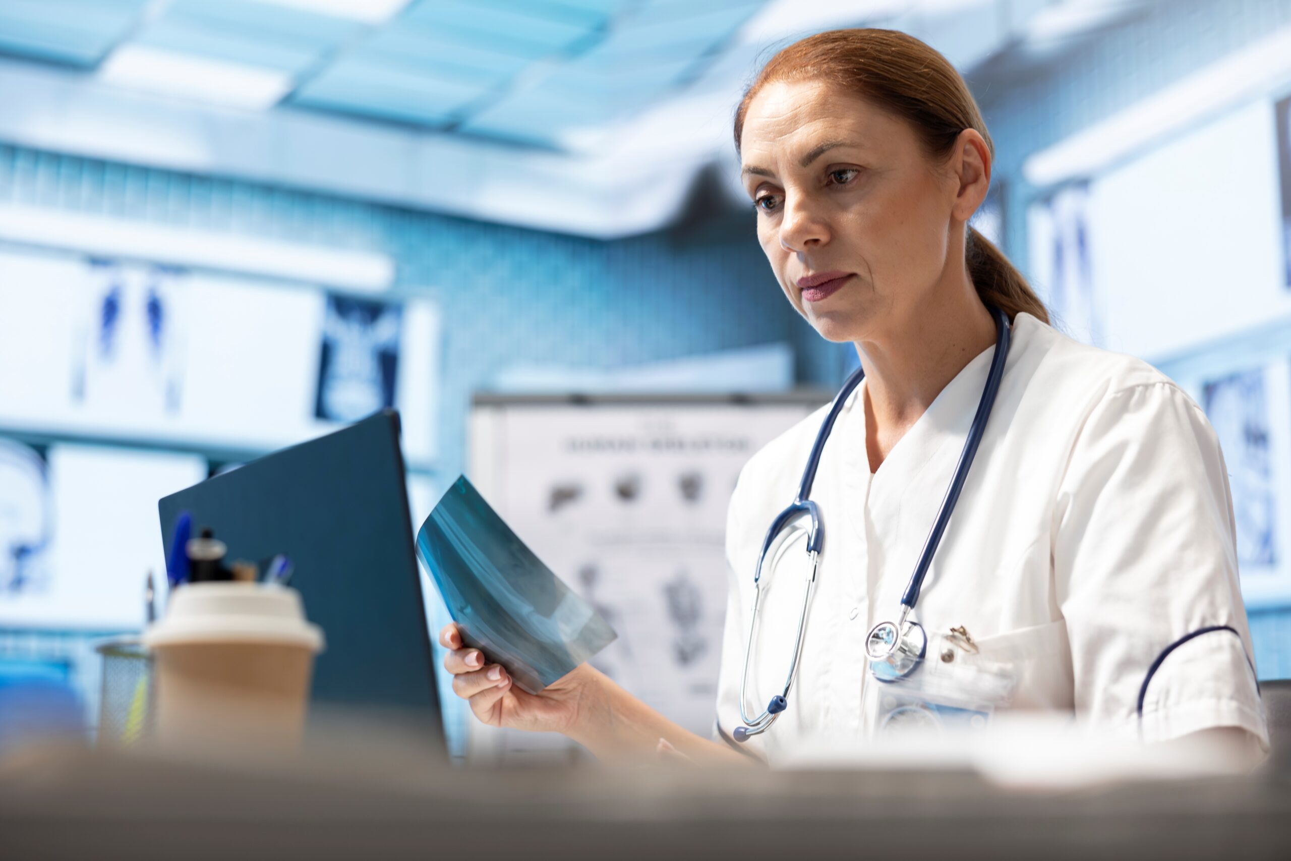 Il FSE non può fermarsi al deposito del dato: serve una sintesi clinica che orienti le decisioni e distribuisca le responsabilità