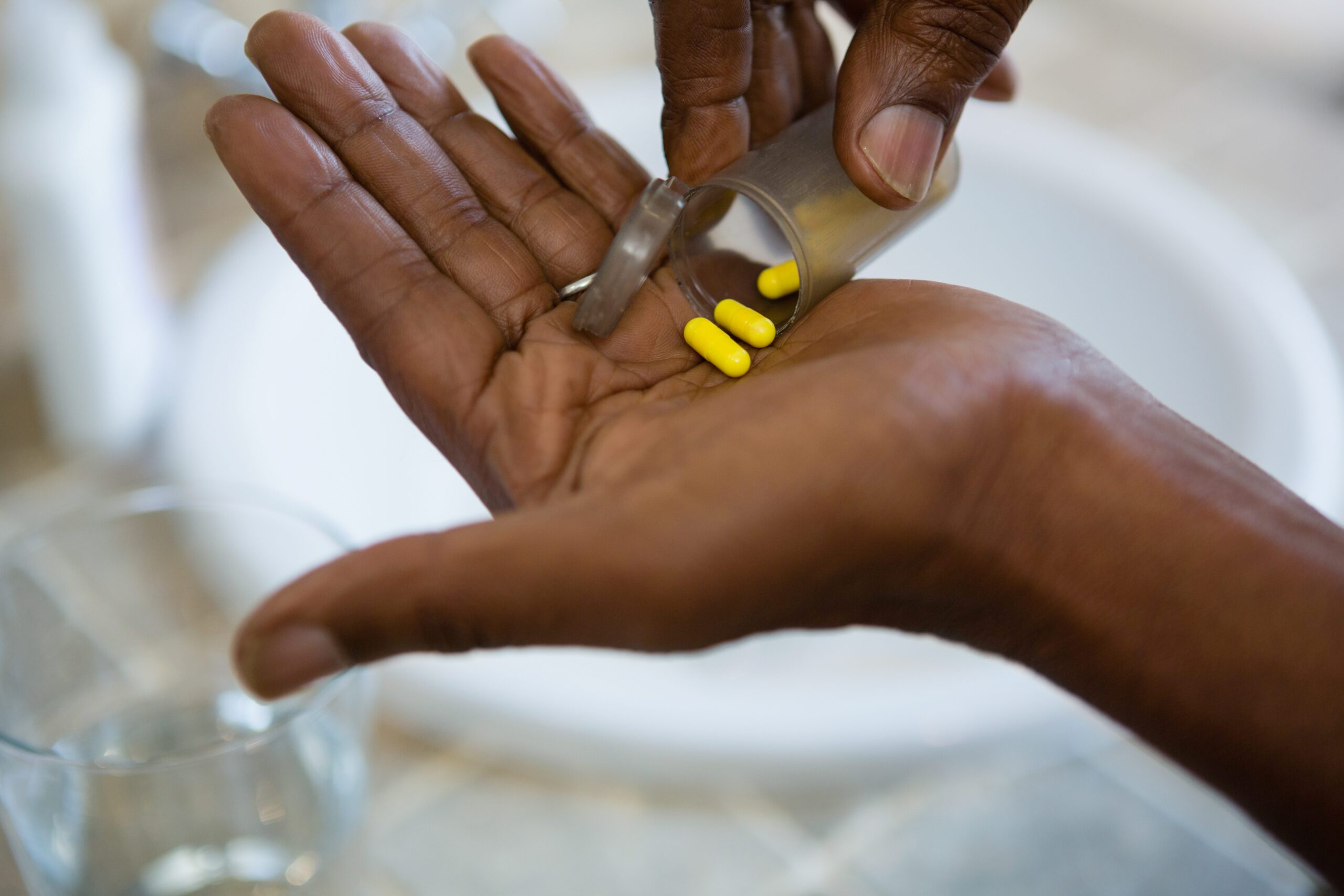 Non si tratta ancora di un'emergenza ma rappresenta un trend su cui vigilare. I sanitari indicano nelle vaccinazioni e nella sorveglianza genomica la strada da percorrere
